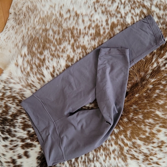 Lululemon capris - Picture 1 of 1
